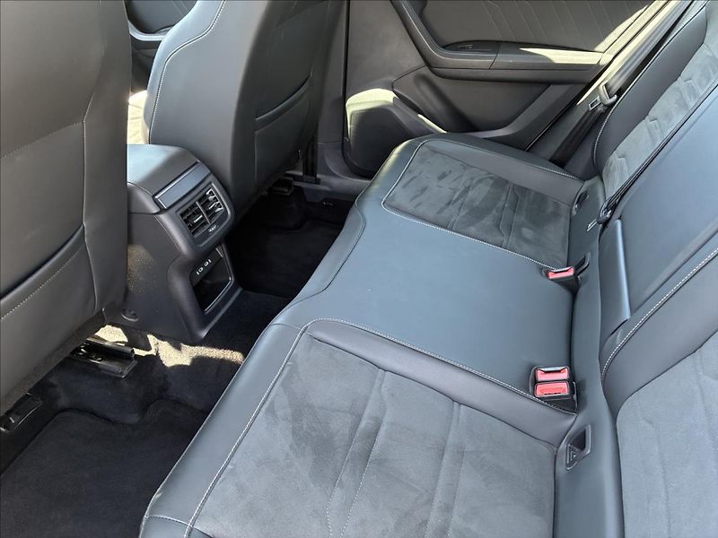 Seat Ateca 2,0 TDI 4X4 TAŽNÉ KAMERA - fotka 12 z 39