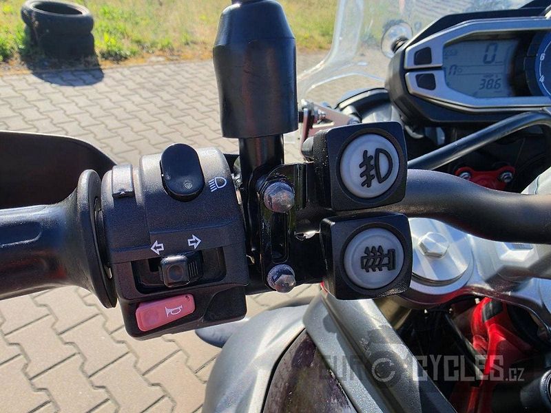 Triumph Tiger 800 XC (2014) - fotka 14 z 14