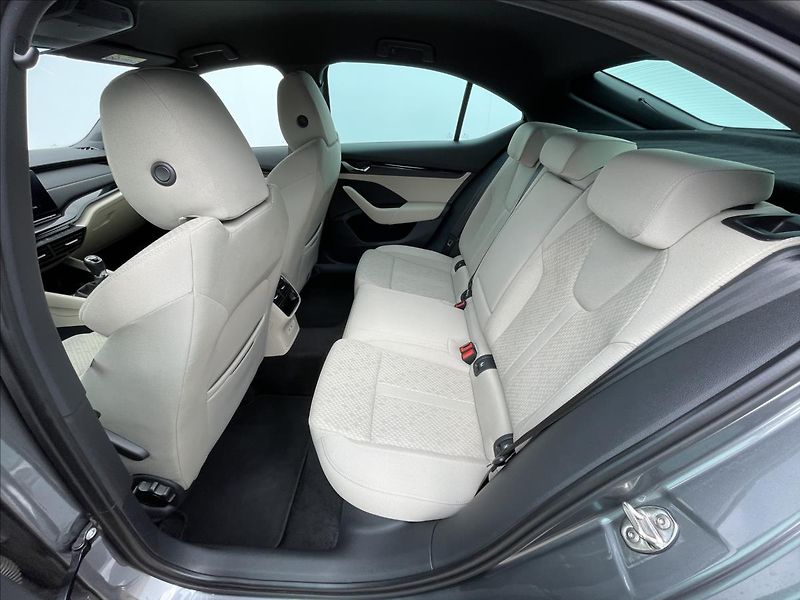 Škoda Octavia 1,5 TSI Style LED+AutoAC+PDC - fotka 15 z 19