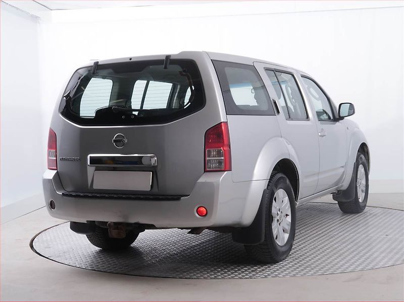 Nissan Pathfinder (2007) 2.5 dCi , 4X4 - fotka 5 z 17