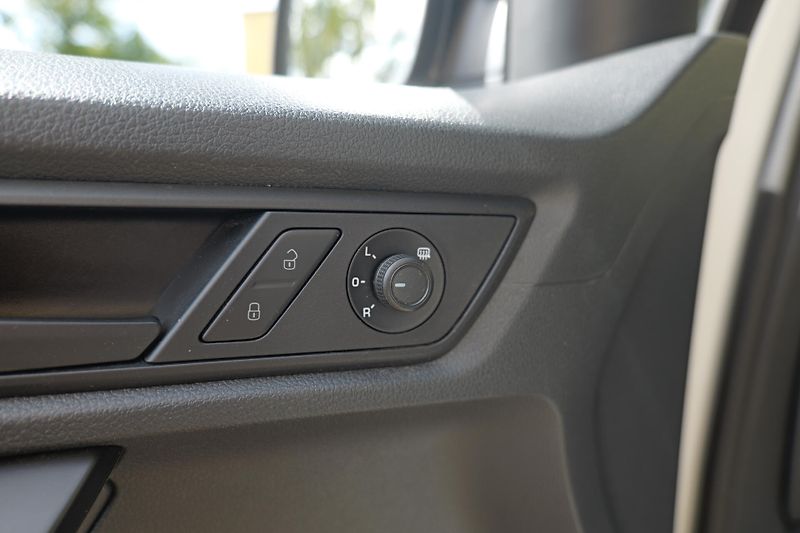 Volkswagen Caddy 1.4 TSi DSG Kam CarPlay Tažné - fotka 16 z 33