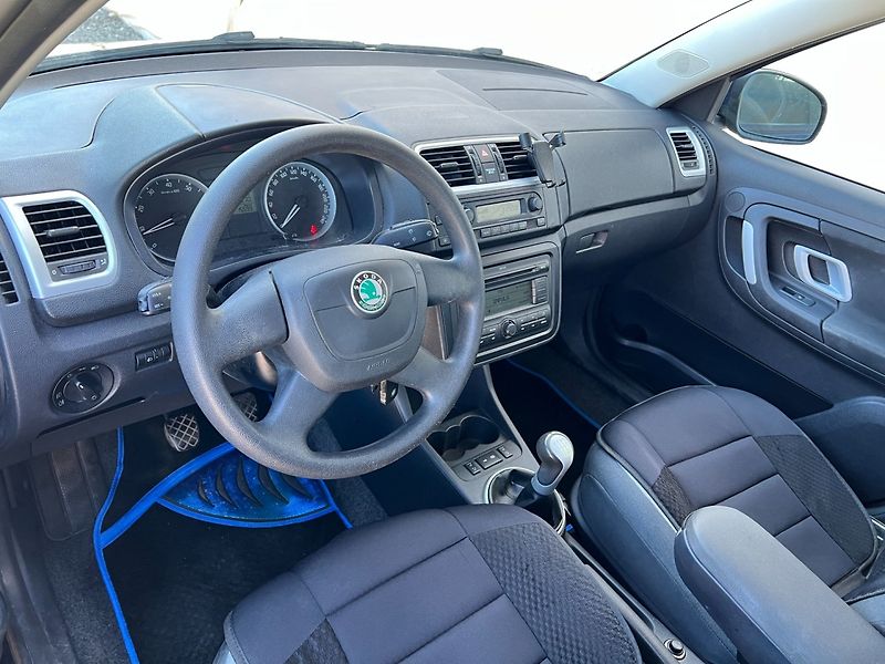 Škoda Fabia (2009) 1.4i 16V 63kW climatronic - fotka 12 z 23