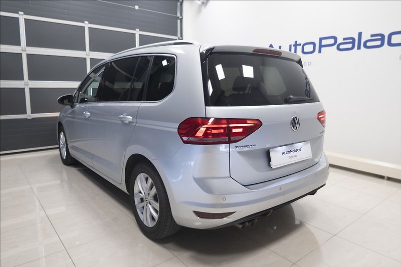 Volkswagen Touran 2,0 TDI MASÁŽ KAMERA VÝHŘEV ČR - fotka 6 z 39