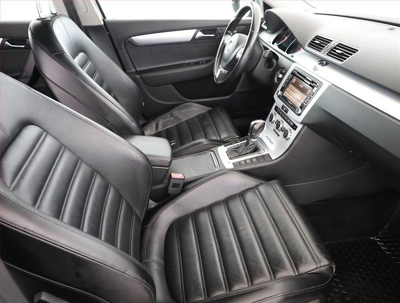 Volkswagen Passat (2012) Alltrack 2.0 TDI, 4X4 - fotka 7 z 18