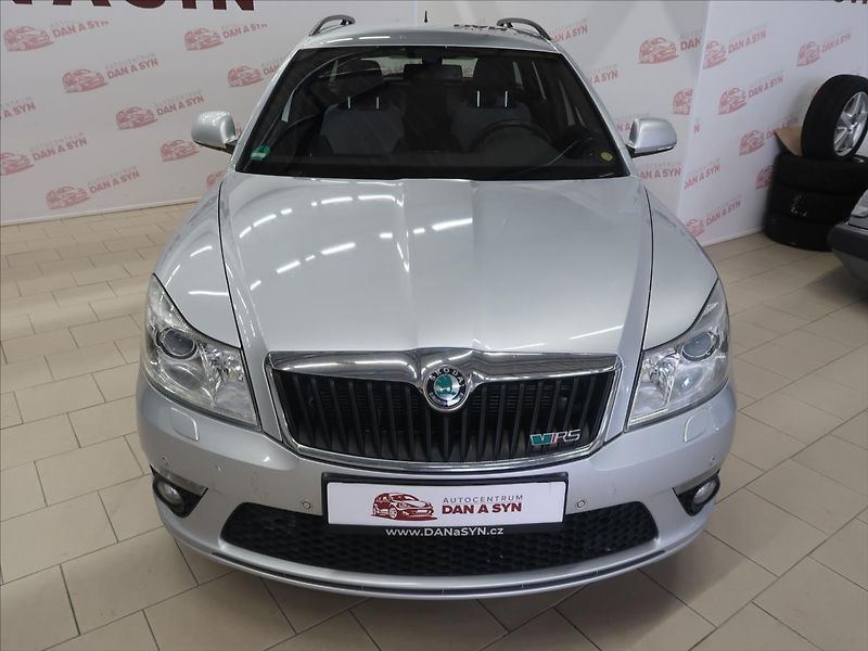 Škoda Octavia 2,0 TDI CR RS nezávislé topení - fotka 2 z 29