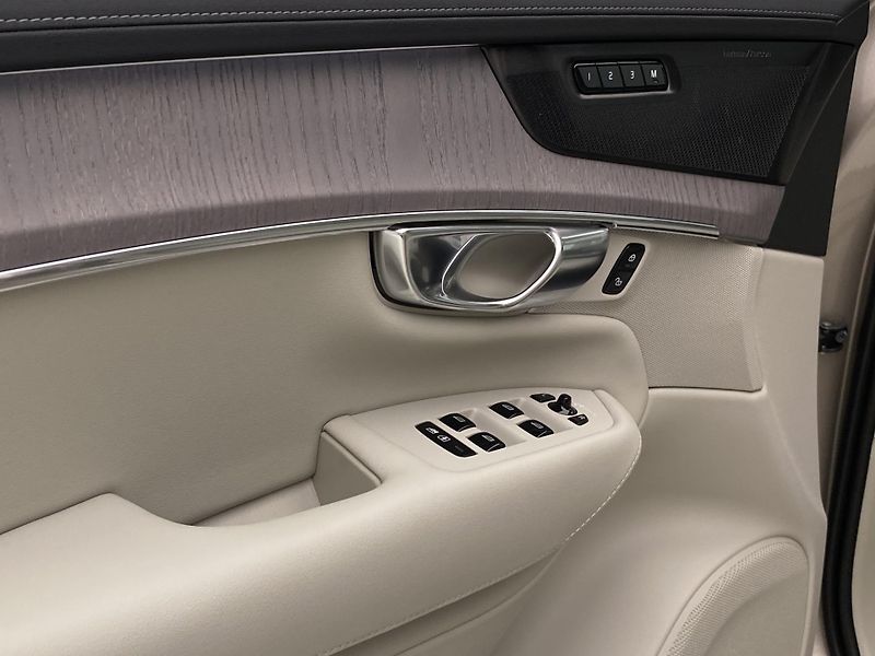 Volvo XC90 (2026) T8 AWD RECHARGE BRIGHT PLUS 7m - fotka 30 z 71