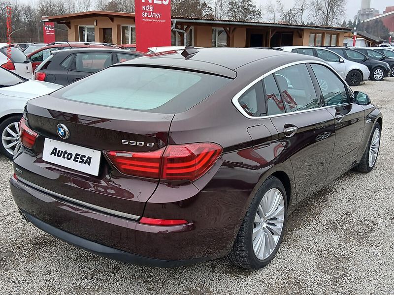BMW Řada 5 (2016) 3.0 d GT 530xDrive, 1.maj,ČR - fotka 4 z 27
