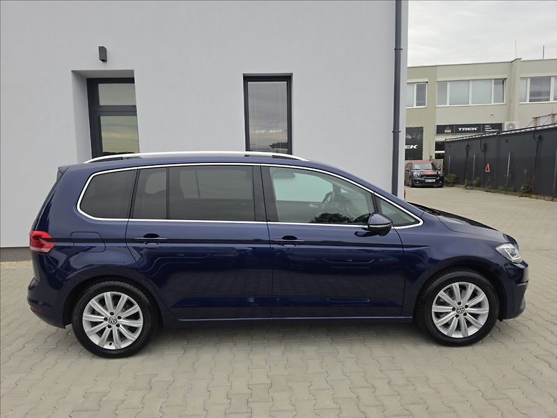 Volkswagen Touran 1,4 TSi 110KW DSG Highline 7MÍ - fotka 6 z 50