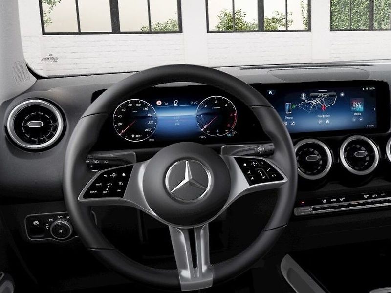 Mercedes-Benz GLB 180 d - fotka 6 z 9