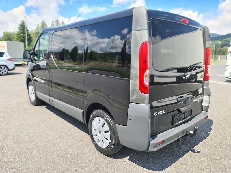 Opel Vivaro (2011) 2.0 CDTi 84-KW 8-MÍST KLIMA TE - fotka 7 z 39