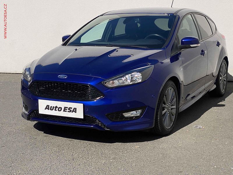 Ford Focus (2018) 2.0 TDCi, ST-Line, navi, TZ - fotka 3 z 17