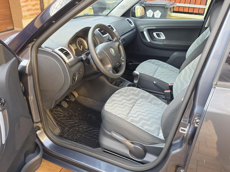 Škoda Fabia II 1.4i 16V AMBIENTE*2x SADA* - fotka 10 z 55