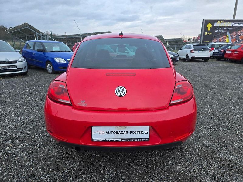 Volkswagen Beetle (2012) 1.6 TDi 2012 - fotka 6 z 17