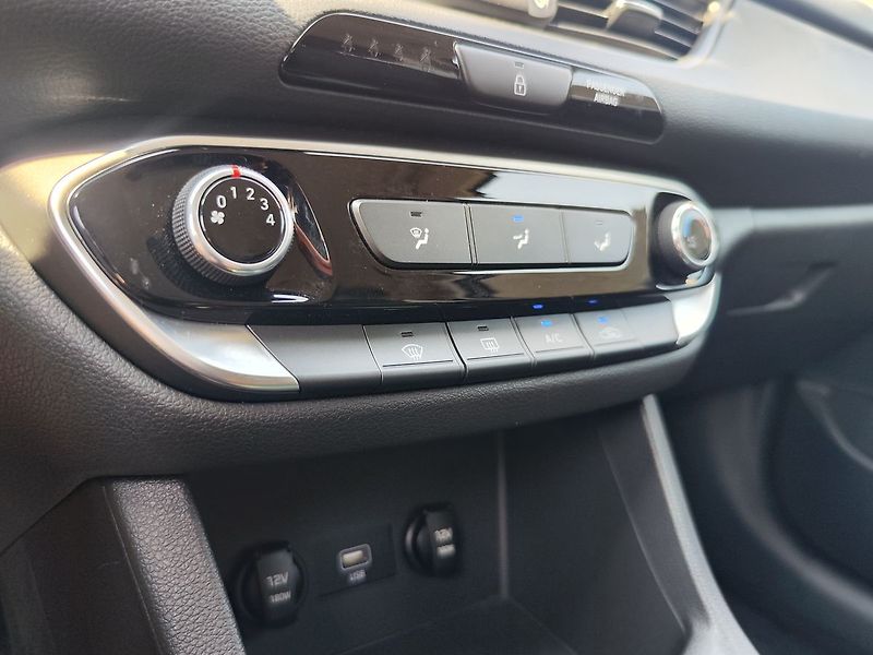 Hyundai i30 1.0 T-GDI/88kW Start Plus - fotka 17 z 26