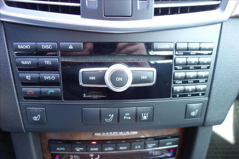 Mercedes-Benz Třídy E 350 CDi 195KW,ELEGANCE. - fotka 25 z 35