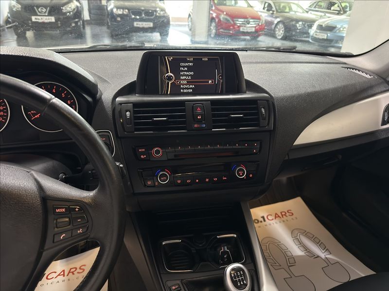 BMW Řada 1 1,6   116i BI-XEN LED SPORT - fotka 13 z 33