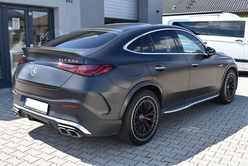 Mercedes-Benz GLC AMG 63Se Performence Kupé - fotka 4 z 32