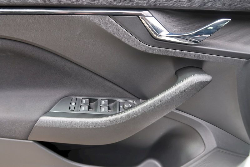 Škoda Kamiq (2025) Selection 1.0 TSI 85 kW - fotka 16 z 29