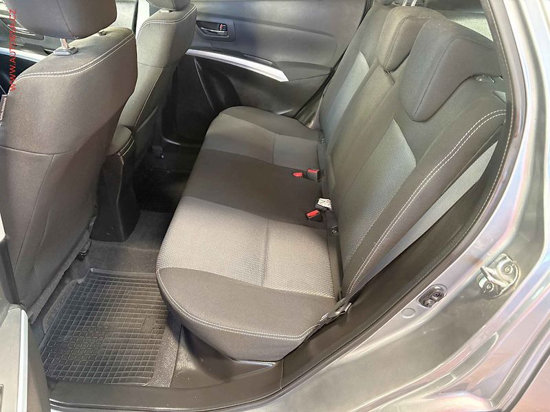 Suzuki S-Cross (2016) 1.6 VVTi, 1.maj,ČR, Elegance - fotka 10 z 17
