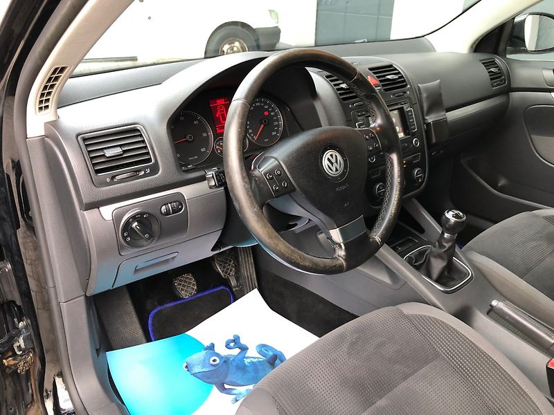 Volkswagen Golf Variant (2009) 1.9 TDi - fotka 16 z 27