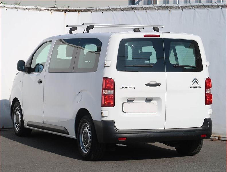 Citroën Jumpy (2019) 2.0 BlueHDi, Bus, 6Míst, ČR - fotka 4 z 16