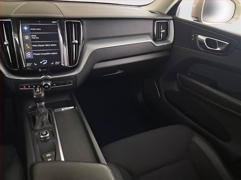 Volvo XC60 (2018) Momentum D4 - fotka 8 z 16