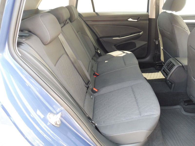 Volkswagen Golf Variant (2025) People 1,5 TSI 85kW - fotka 19 z 26