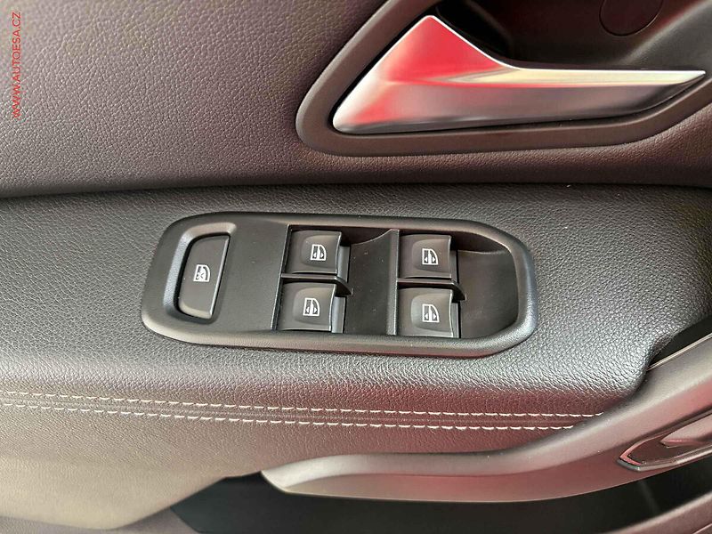 Dacia Duster (2022) 1.3TCe 4x4, 1.maj,ČR, servis - fotka 12 z 18
