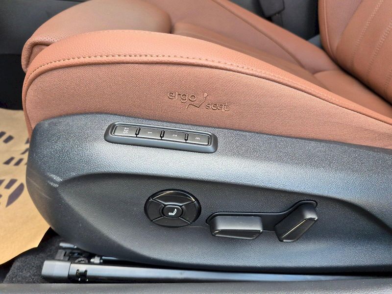 Škoda Superb (2025) Laurin & Klement 2.0 TDI 142kW - fotka 15 z 35