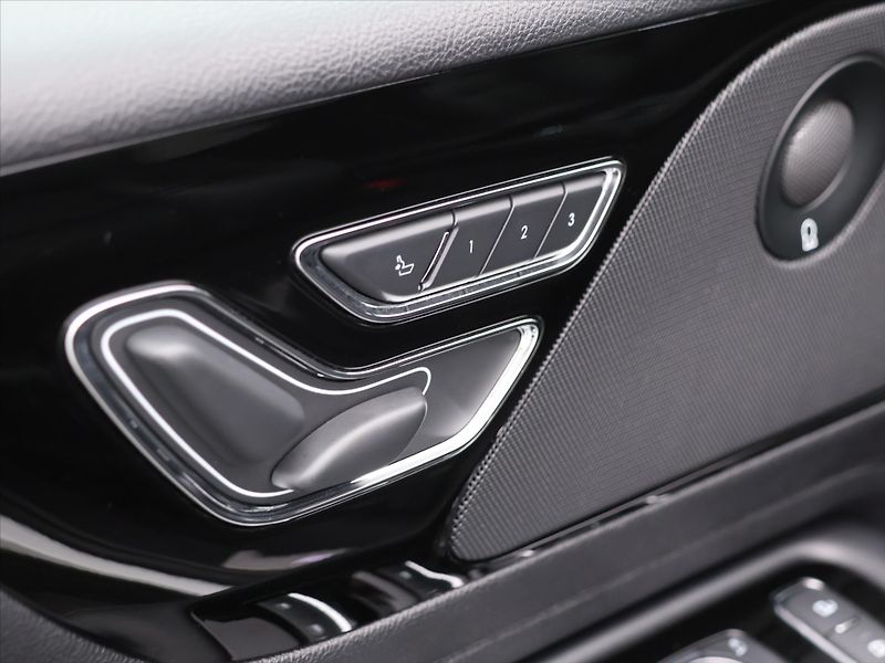 Lincoln Aviator 3,0 EvoBoost V6 AWD CZ - fotka 19 z 43