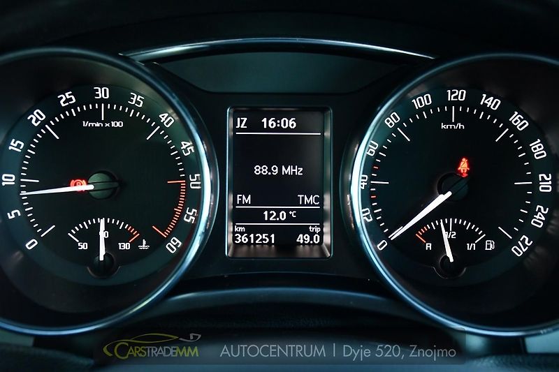 Škoda Superb 2,0TDi TAŽNÉ 2xKOLA - fotka 32 z 49
