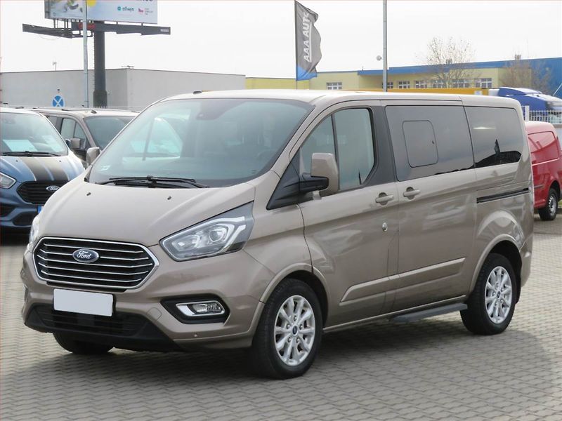Ford Tourneo Custom (2019) Titanium 2.0 EcoBlue mHEV - fotka 2 z 20