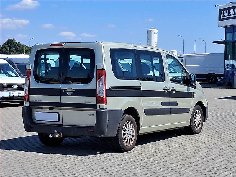 Peugeot Expert (2008) 1.6 HDi, Bus, 8Míst, ČR - fotka 5 z 15