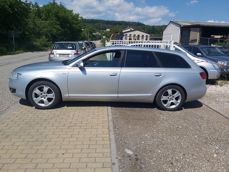 Audi A6 (2005) 3,2 Avant Quatro - fotka 9 z 36