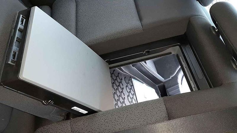 Přední část jakoby byla z většího vozu, než ta zadní. Tuto asymetrii ale BMW dotáhlo do extrému až u některých kusů jedničkové řady.