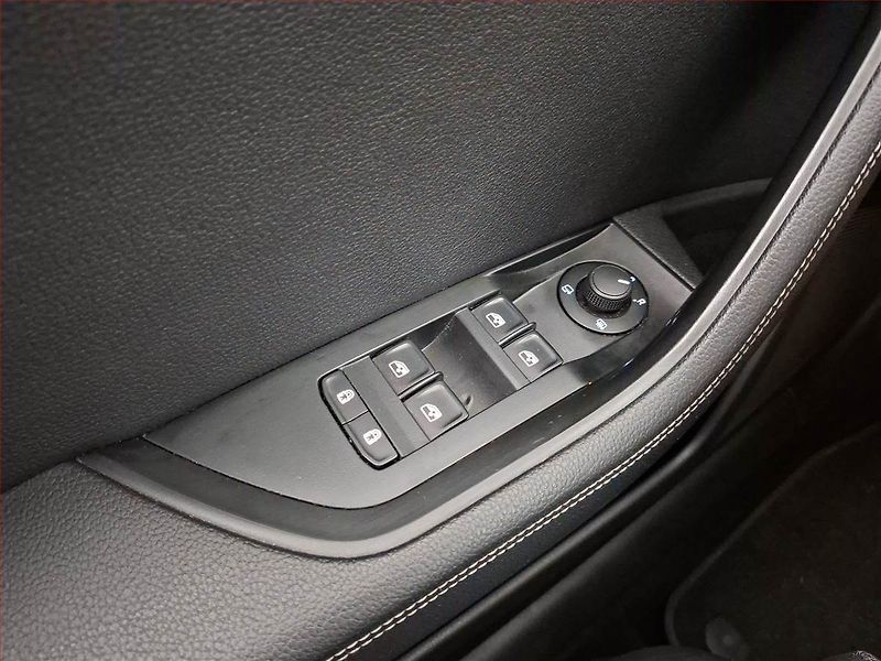 Škoda Superb (2021) Ambition 2.0 TDI - fotka 17 z 20