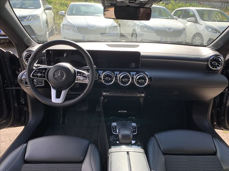 Mercedes-Benz CLA 2,0 200D - fotka 9 z 21