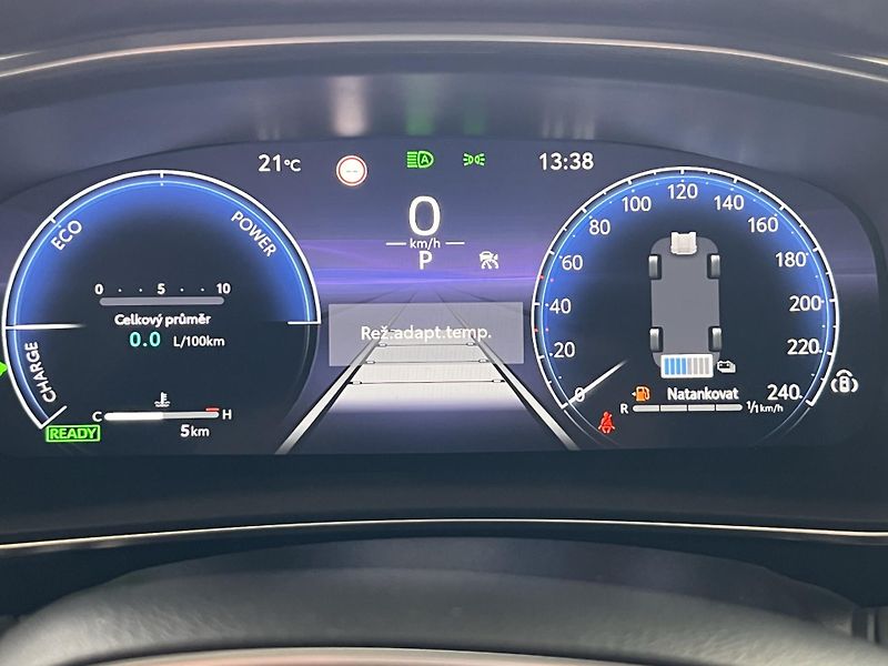 Toyota Corolla (2024) TS 1.8 HEV STYLE - fotka 10 z 18