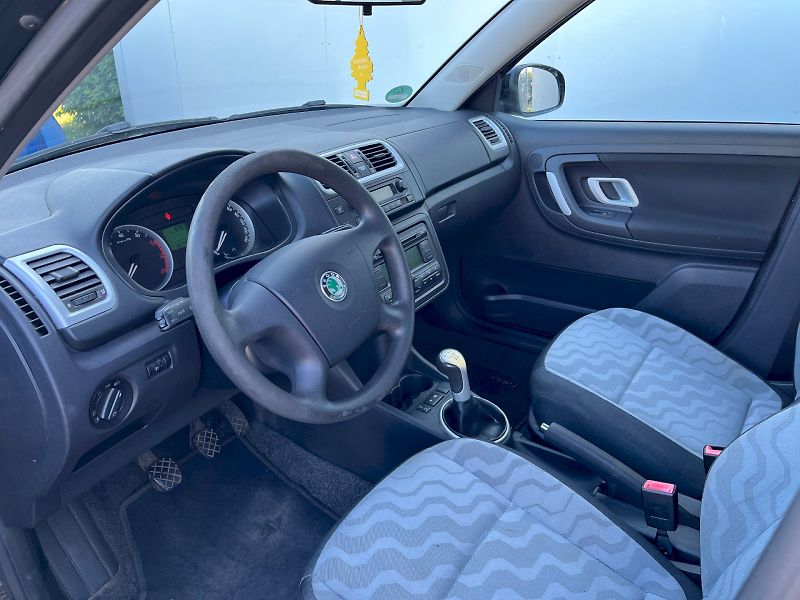 Škoda Fabia (2021) 1.4 16V Ambiente Combi - fotka 9 z 21