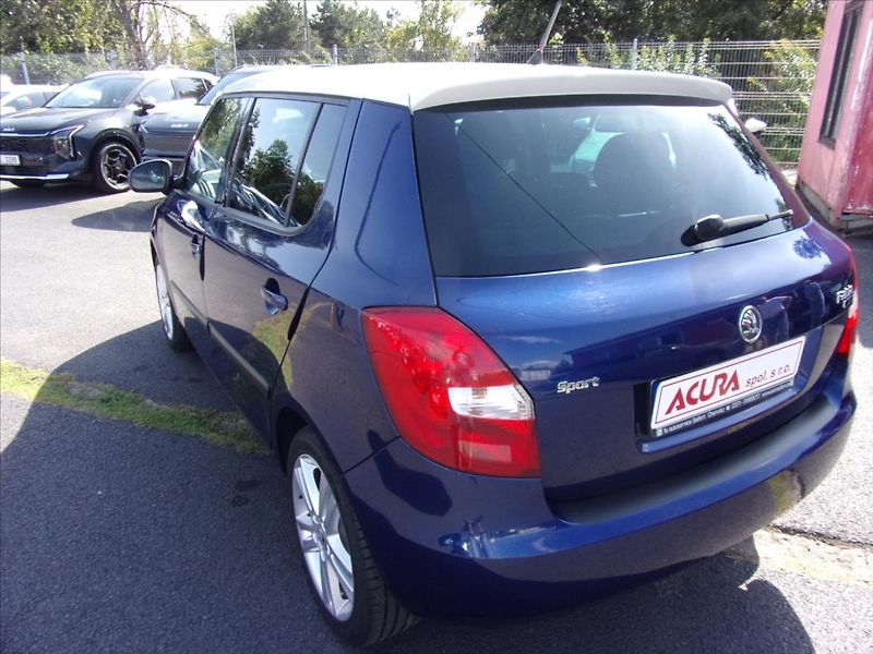 Škoda Fabia 1,4 16V Sport 63kW - fotka 5 z 23