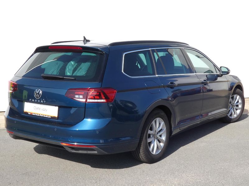 Volkswagen Passat Business Premium 2.0 TDI 110KW - fotka 2 z 30
