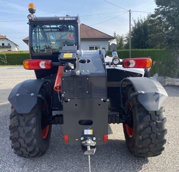 Bobcat (2024) 2.6t / 6m DEMO manipulátor  - fotka 8 z 10