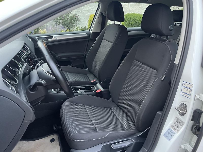 Volkswagen Golf 1.0 TSI 85KW,1 MAJITEL,SERVIS - fotka 12 z 40