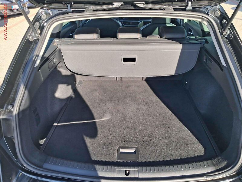 Seat Leon (2021) 1.5 TSi, FR, kůže, LED, navi - fotka 7 z 19