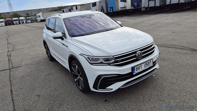 Volkswagen Tiguan R-LINE 4MOTION 2.0 TDI - fotka 1 z 19