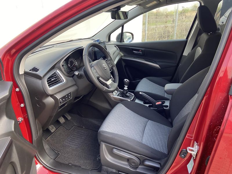 Suzuki S-Cross 1.4 BoosterJet 81kW Premium - fotka 10 z 20