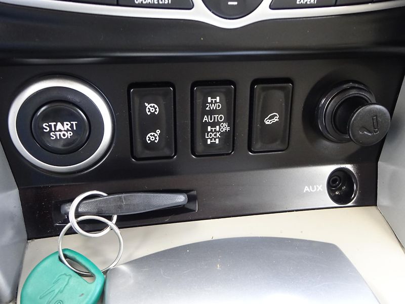 Renault Koleos 2.0dCi 110kW AUTOMAT 4x4 ČR - fotka 21 z 32