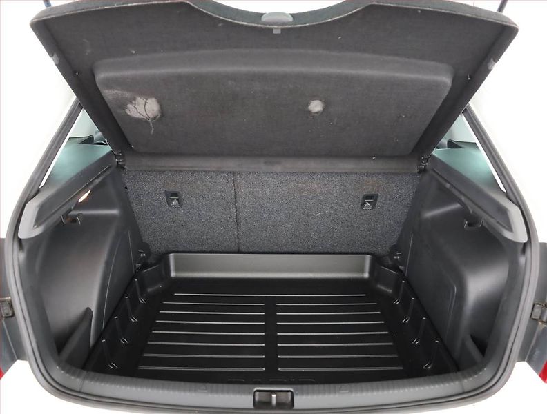 Škoda Rapid (2014) Spaceback 1.2 TSI, Serv.kniha - fotka 11 z 16