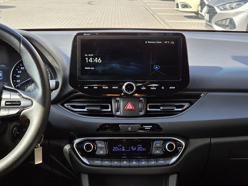 Hyundai i30 (2022) 1,5 TGDI 117kW N Line HB - fotka 14 z 16
