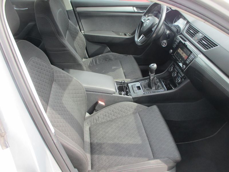 Škoda Superb (2015) combi III 2,0 TDi prav.servis  - fotka 5 z 12